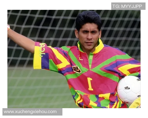 现役足球明星盘点及他们在赛场上的精彩表现与成就分析